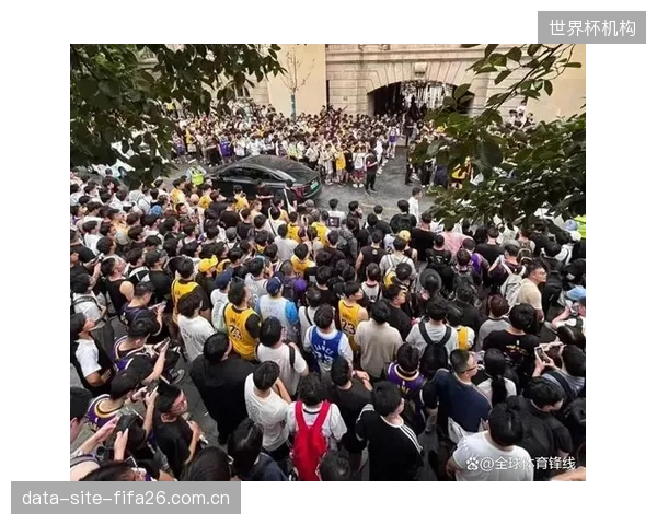 国内球迷的狂热支持将是球队在海外作战的强大精神动力。