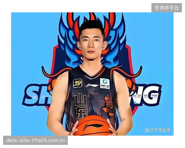 辽宁队或用十号签选择高潜力新人,为球队注入年轻活力。 辽宁队或用十号签选择高潜力新人,为球队注入年轻活力。